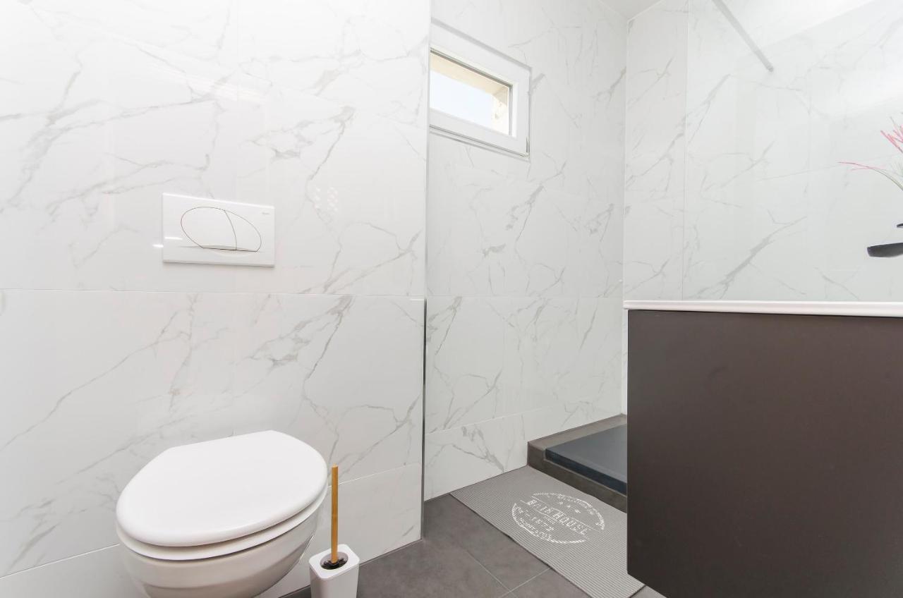 Apartments Katarina Pirovac Ngoại thất bức ảnh