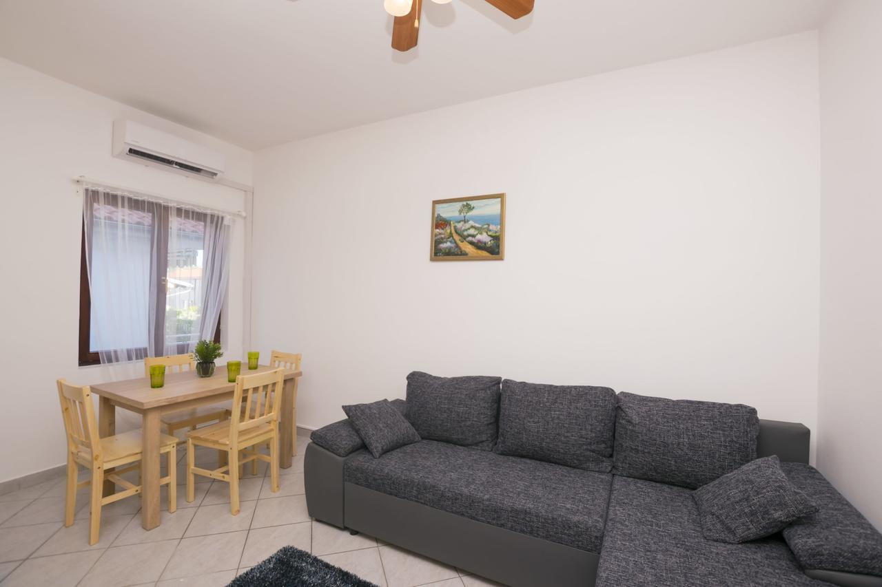 Apartments Katarina Pirovac Ngoại thất bức ảnh